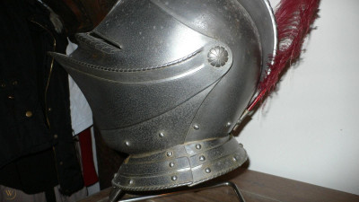 medieval-knights-helmet_1_2a08189e89c701db91119125aa1617b3 (1).jpg